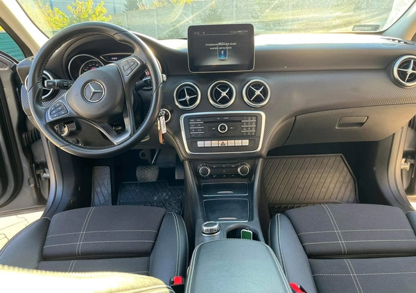 Mercedes-Benz Klasa A cena 68500 przebieg: 135000, rok produkcji 2016 z Tarnów małe 46